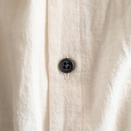 《 WOMEN 》 MANON / FRENCH SLEEVE SPINDLE CLERIC AMICAL SHIRT ( IVORY )