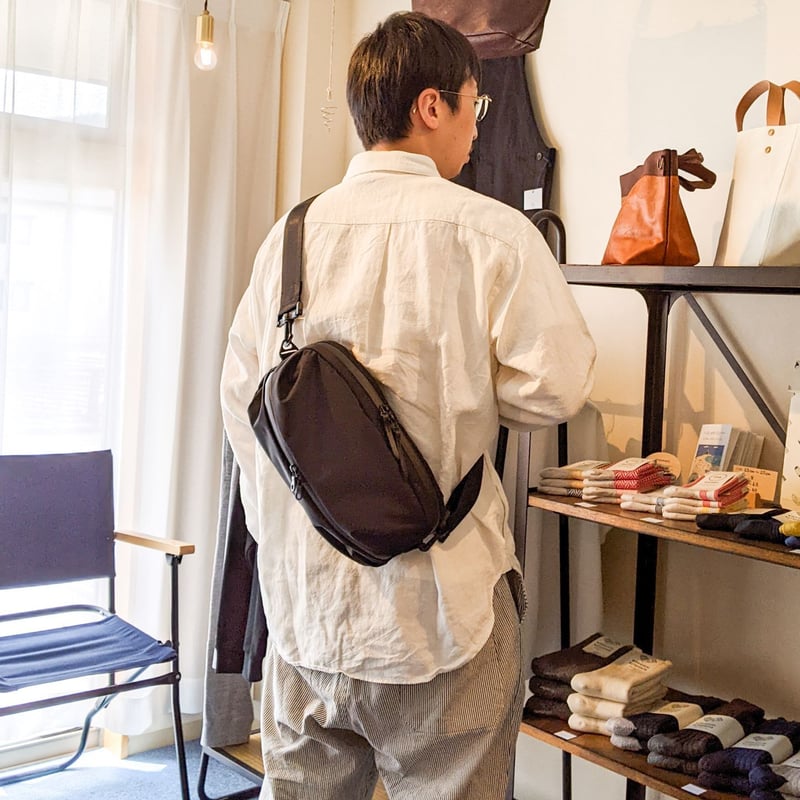 リヴェラル UDUKA ボディバッグ ショルダーナイロン 黒 日本製 compass1684480806.jpg