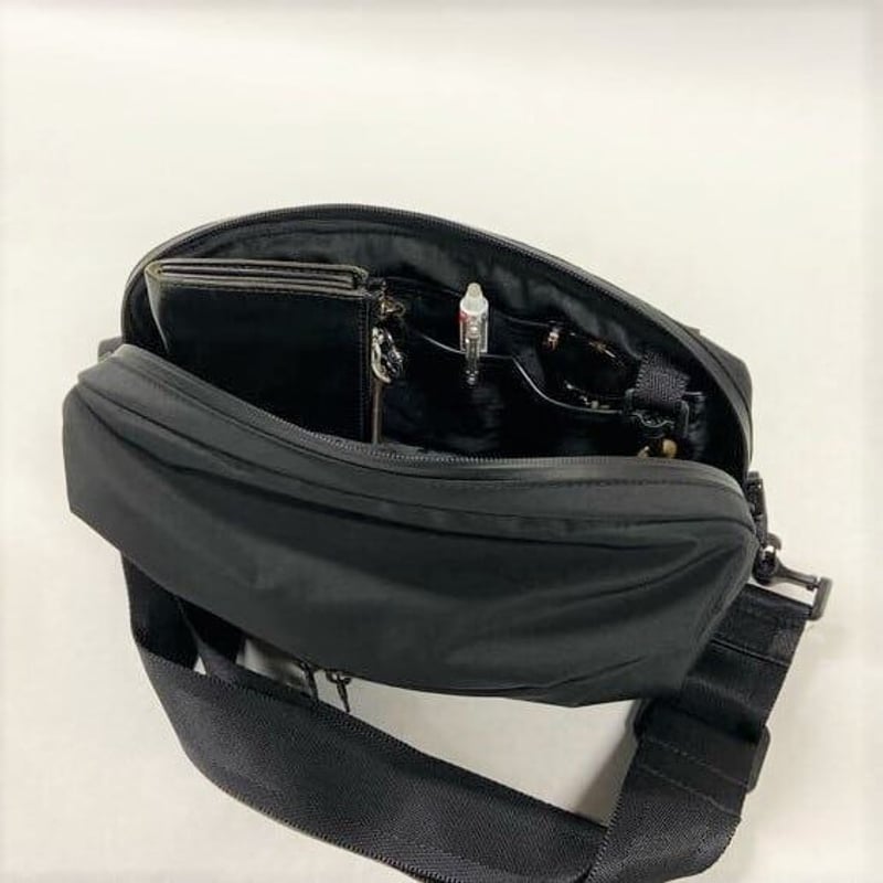 新品 定価15400円 LR by LIVERAL UDUKA ショルダーバッグ UNISEX 》LR by LIVERAL / UDUKA | KOCORONO
