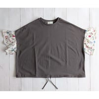 《 WOMEN 》 sosotto / 40/2シルケット天竺裾ドロストLIBERTYギャザースリーブTシャツ ( チャコール )