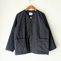 《 UNISEX 》 RINEN / 綿ナイロンタイプライター 中綿ボンディング ノーカラージャケット ( クロ )