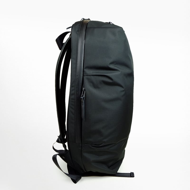 LR by LIVERAL シンプル 黒 ナイロンリュック LIVERAL Egg Pack【M