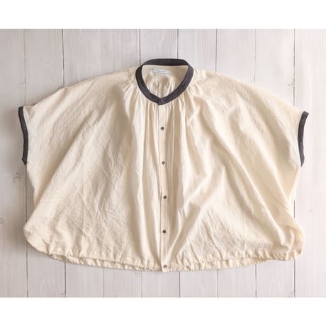 《 WOMEN 》 MANON / FRENCH SLEEVE SPINDLE CLERIC AMICAL SHIRT ( IVORY )