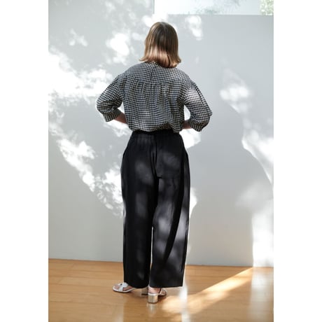 《 WOMEN 》 MANON / HEMP THREE TUCK WIDE PANTS ( BLACK )