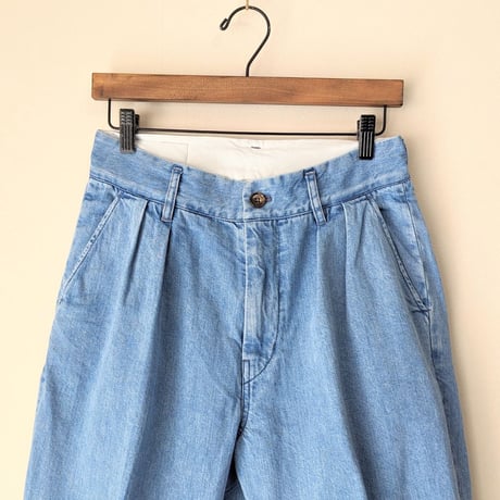 《 Unisex 》H.UNIT / Denim two tuck trousers ( Light Indigo )