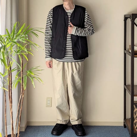 《 UNISEX 》 RINEN / 綿ナイロンタイプライター 中綿ボンディング ベスト ( クロ )