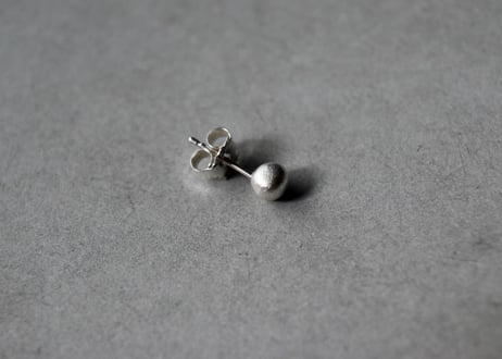 SV99.9ピアス　-tsubu-