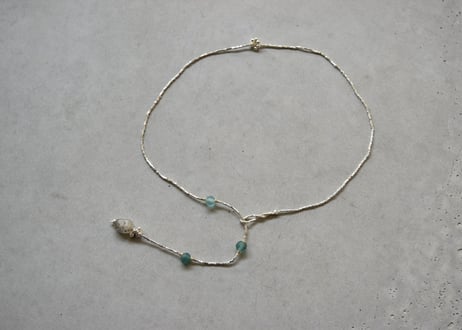 希少な古代釉薬水晶とローマングラスとカレンシルバーロングネックレス