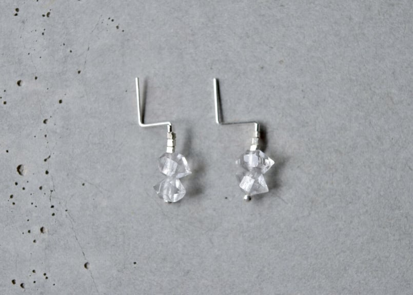 ハーキマーダイヤモンドとカレンシルバーのキャッチのいらないピアス  