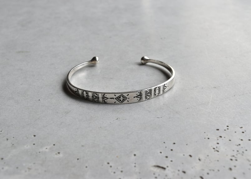 トゥアレグ族シルバーバングル | YEAH.JAPAN STORE