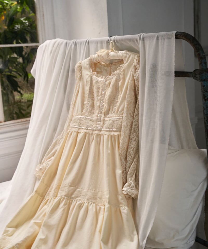 TreatÜrself special Vintage dress fit=cover,w=800,h=960