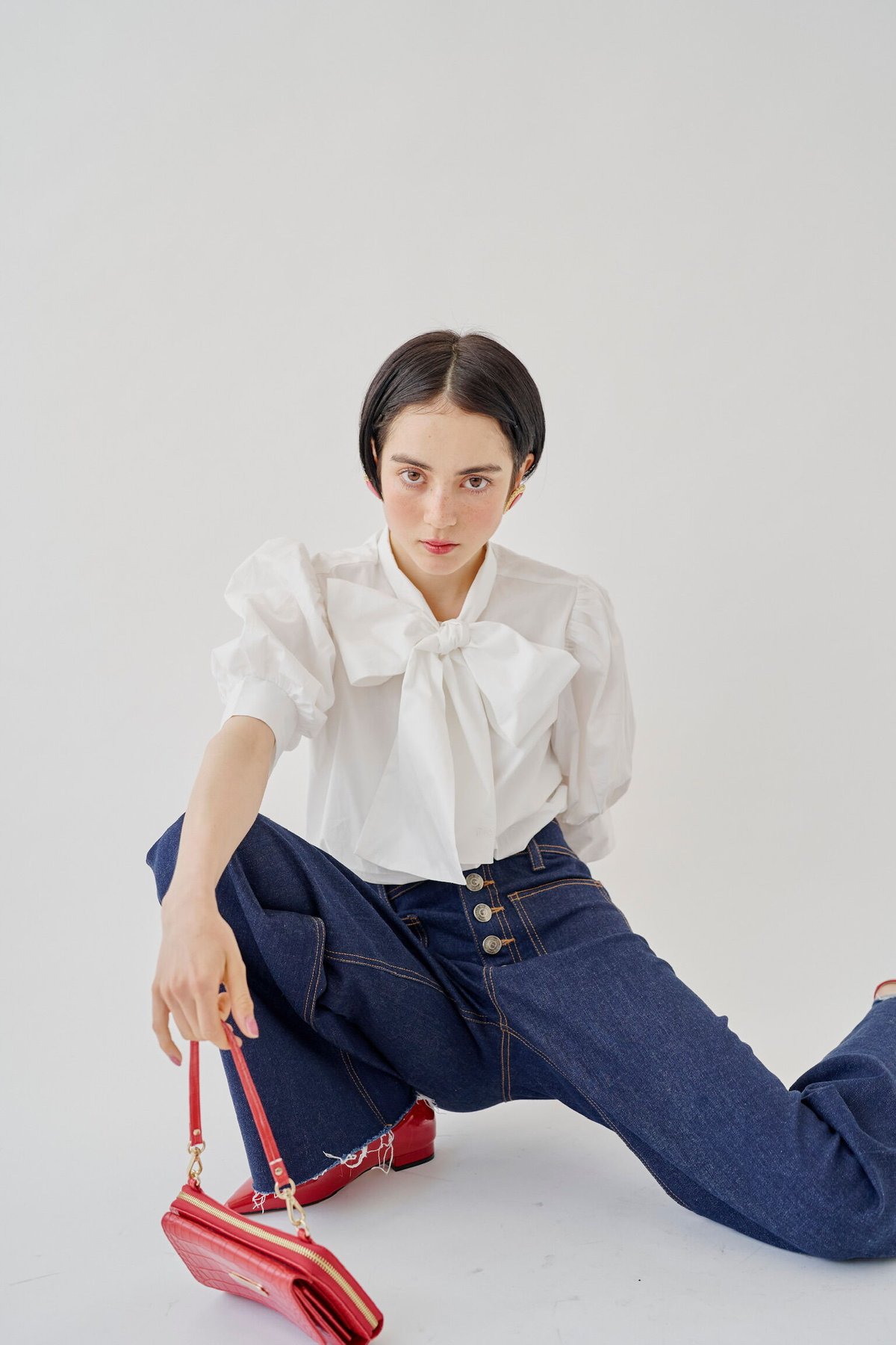 Kitten ribbon tie blouse(white) | Treat ürself