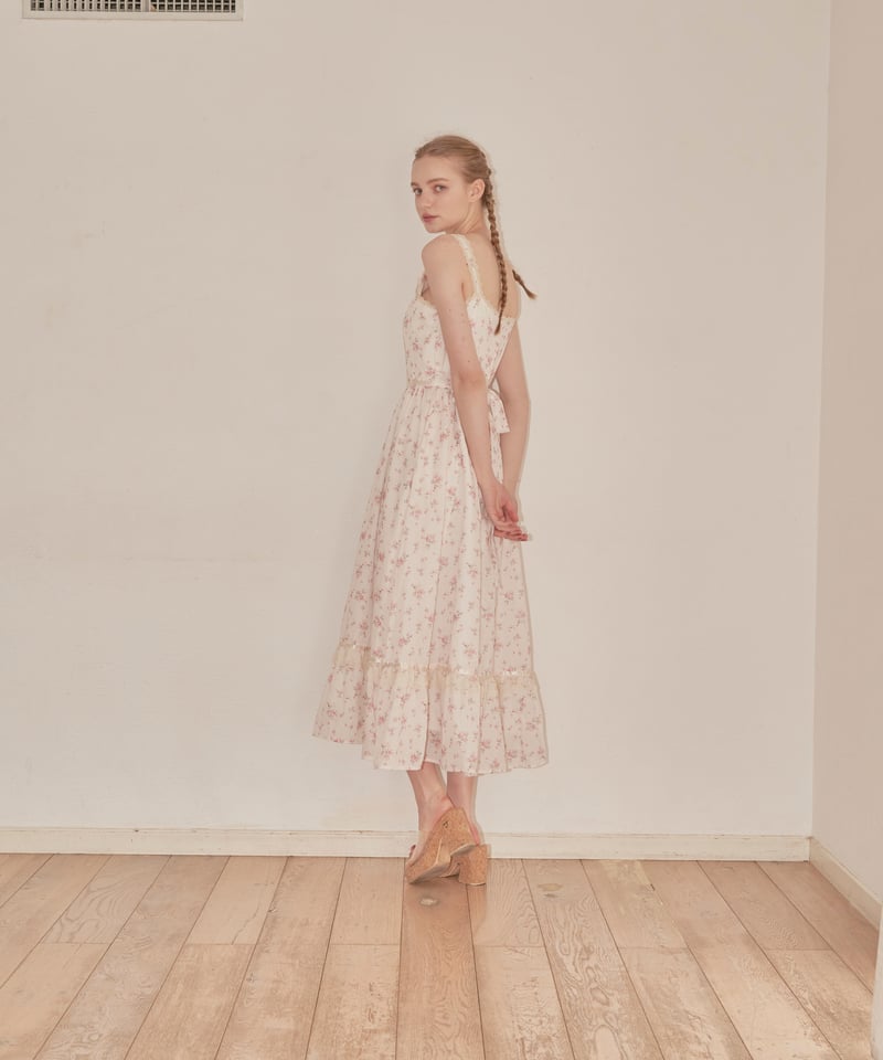 トリートユアセルフワンピースfloral vintage like dress