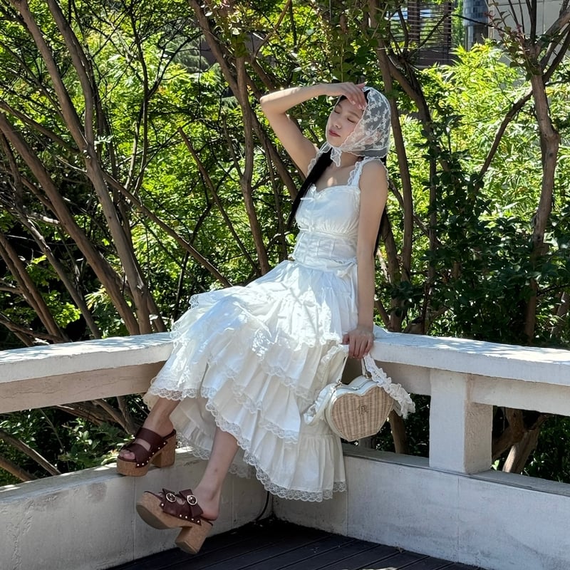 Angel ribbon lace bustier/asymmetry skirt | Tre