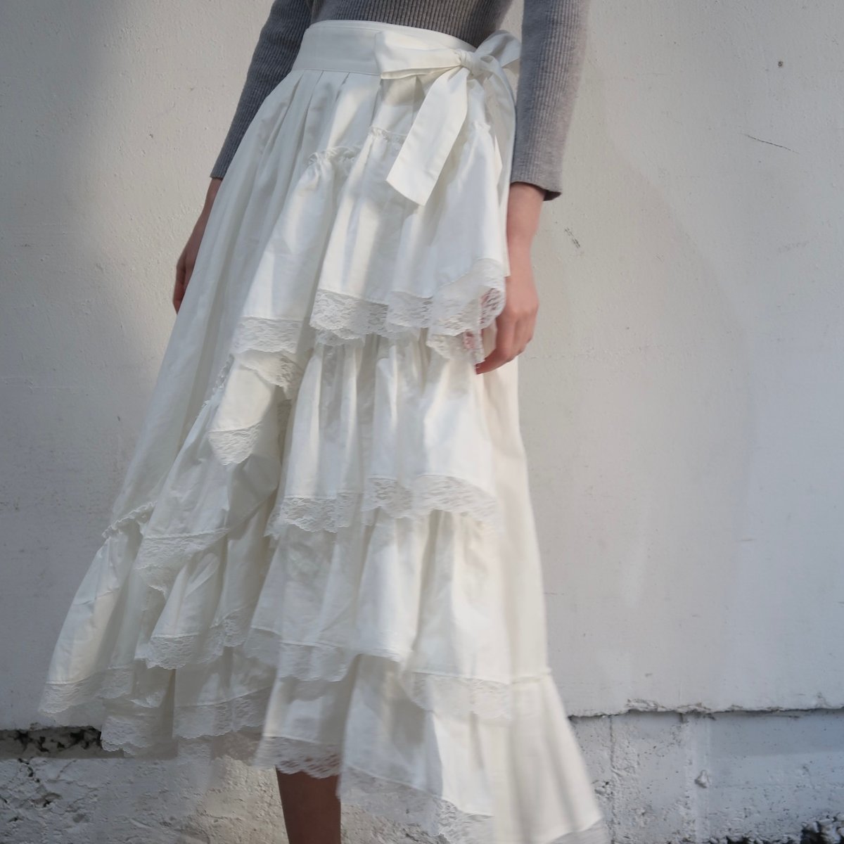 treatürself Angel ribbon asymmetry skirt treatürself Angel ribbon asymmetry skirt