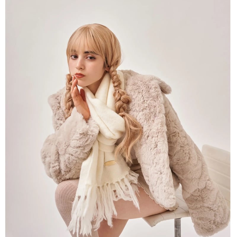 Bunny curly fur coat (beige) | Treat ürself