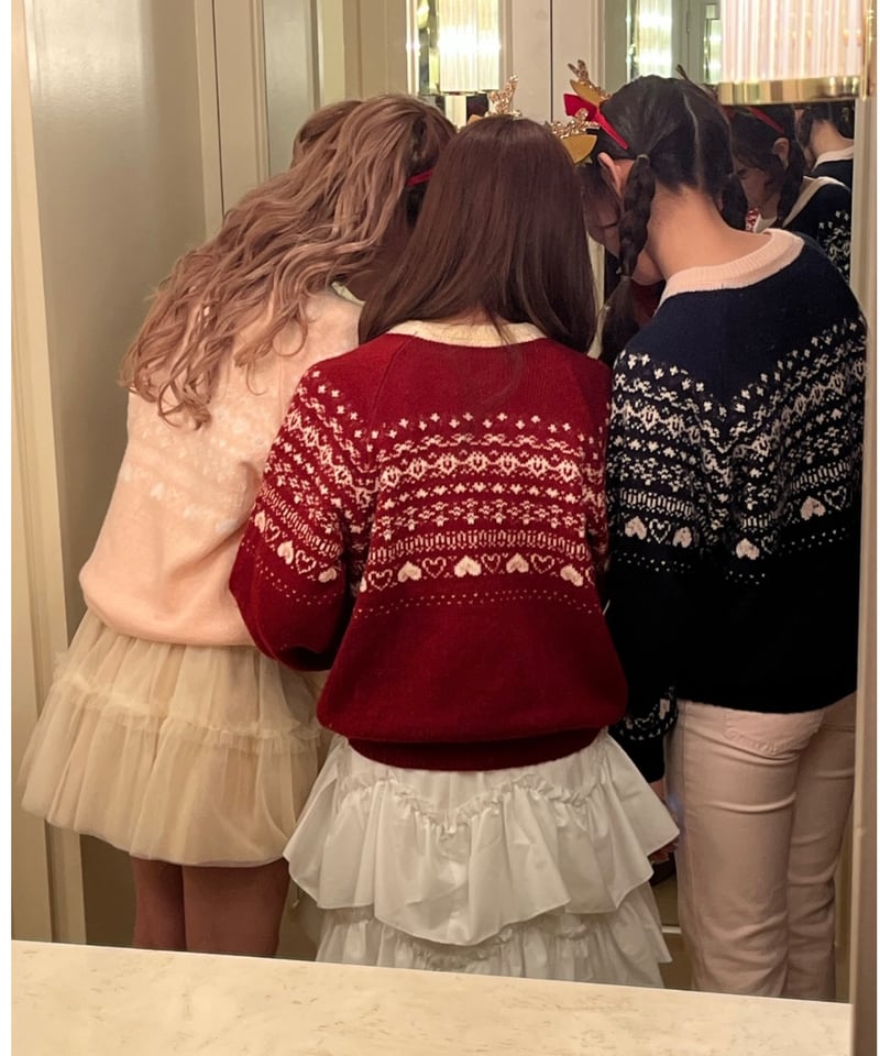 【treaturself】Treat LOVE sweater (red) treaturself】Treat LOVE sweater (red) treat ürself Treat