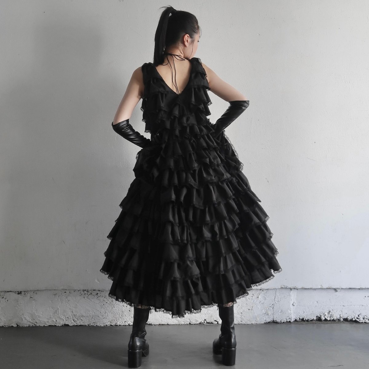 angel wings long dress (black) | Treat ürself