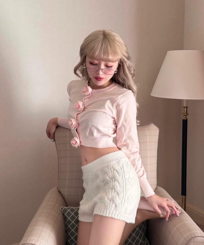 Rose flower motif cardigan | Treat ürself Rose flower motif cardigan | Treat ürself