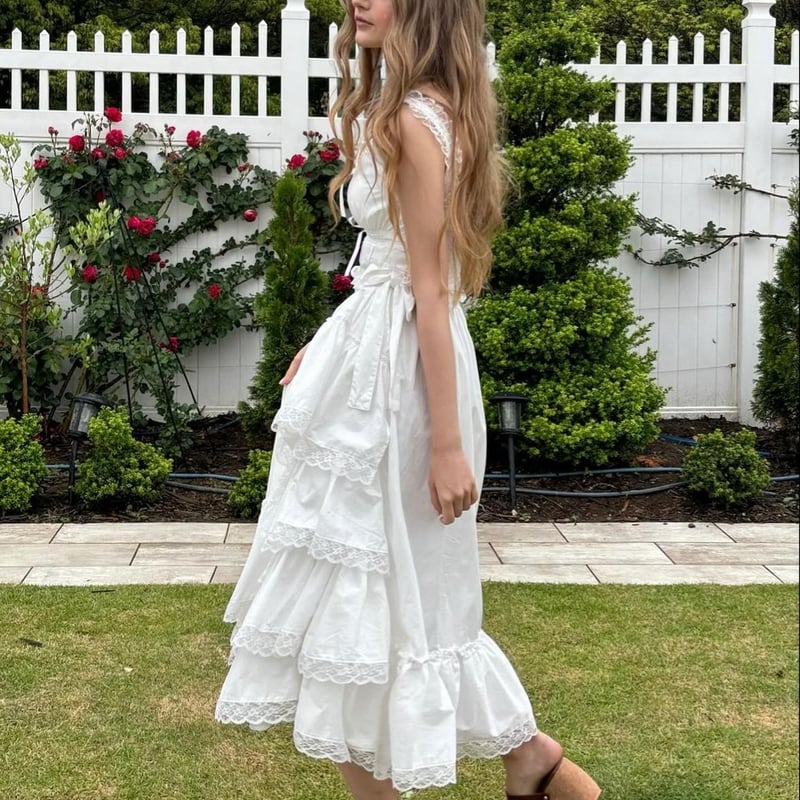 Angel ribbon lace bustier/asymmetry skirt | Tre