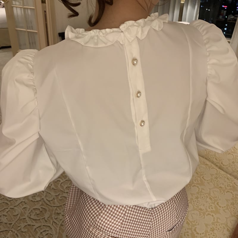 volume sleeve frill blouse | Treat ürself