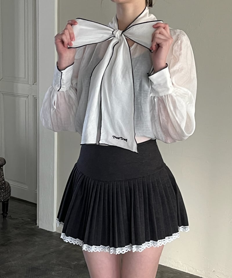 treat ürself lace tape pleats mini skirt