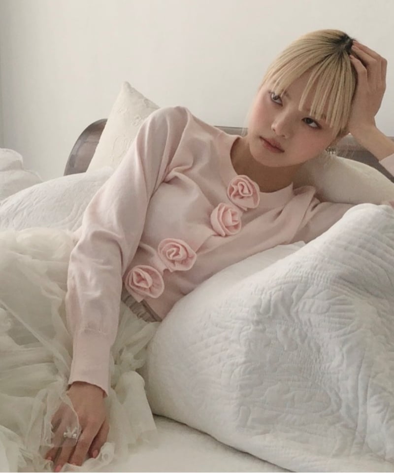 Rose flower motif cardigan | Treat ürself Rose flower motif cardigan | Treat ürself