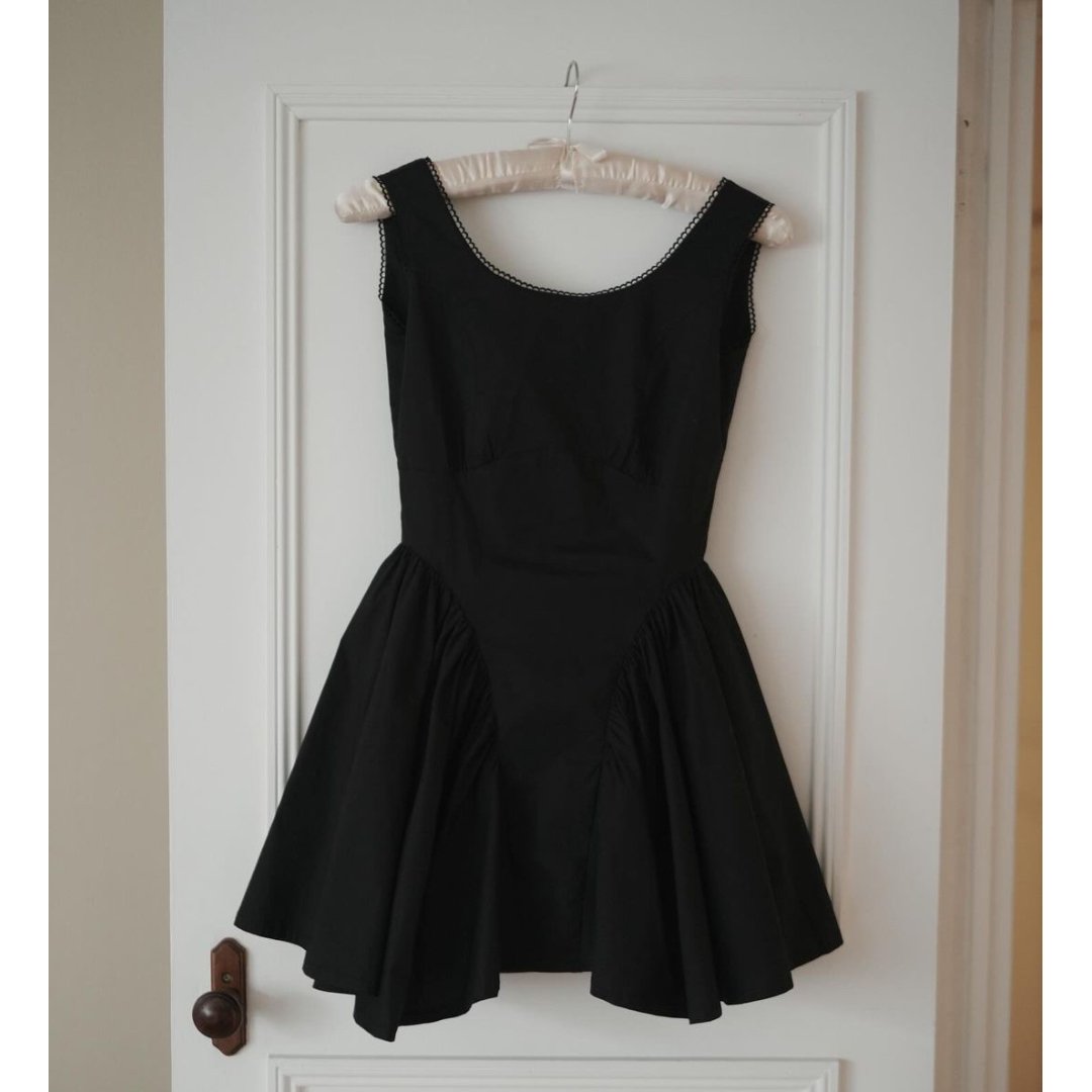 Black swan mini dress | Treat ürself Black swan mini dress | Treat ürself