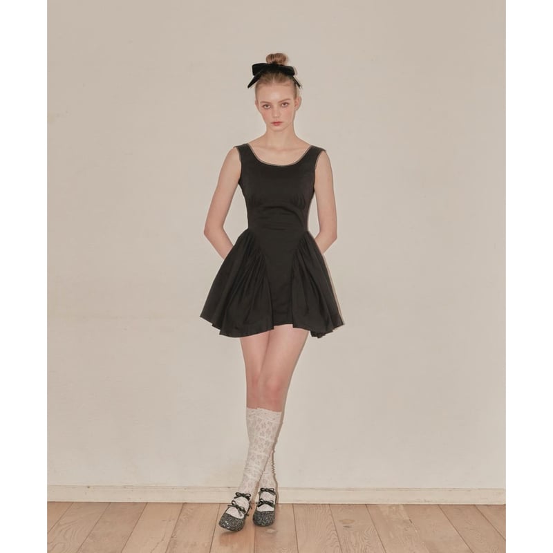 Black swan mini dress | Treat ürself 