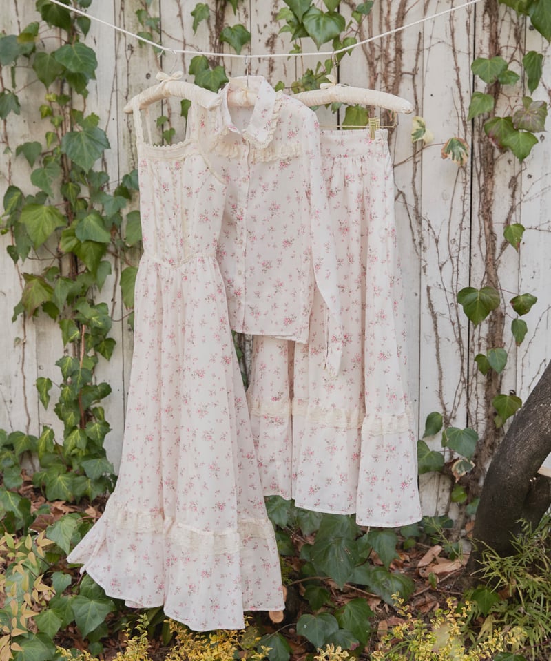 Treat ürself Floral vintage like blouse Treat ürself Floral vintage like blouse