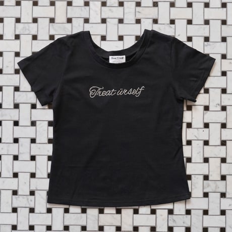 New color ❤︎ Treat Girl’s glitter logo T-shirts