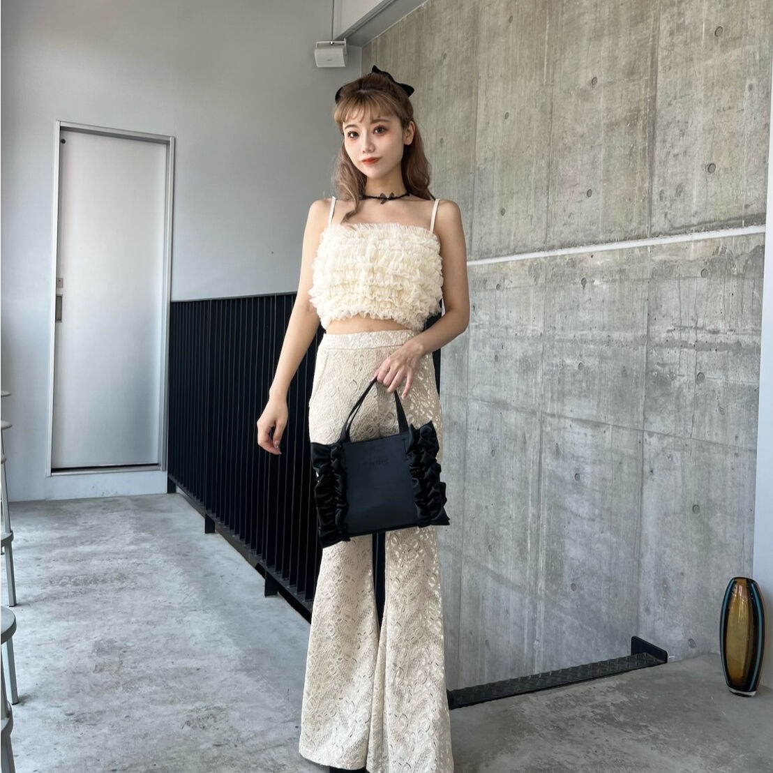original frill leather tote bag (black M) | Tre...