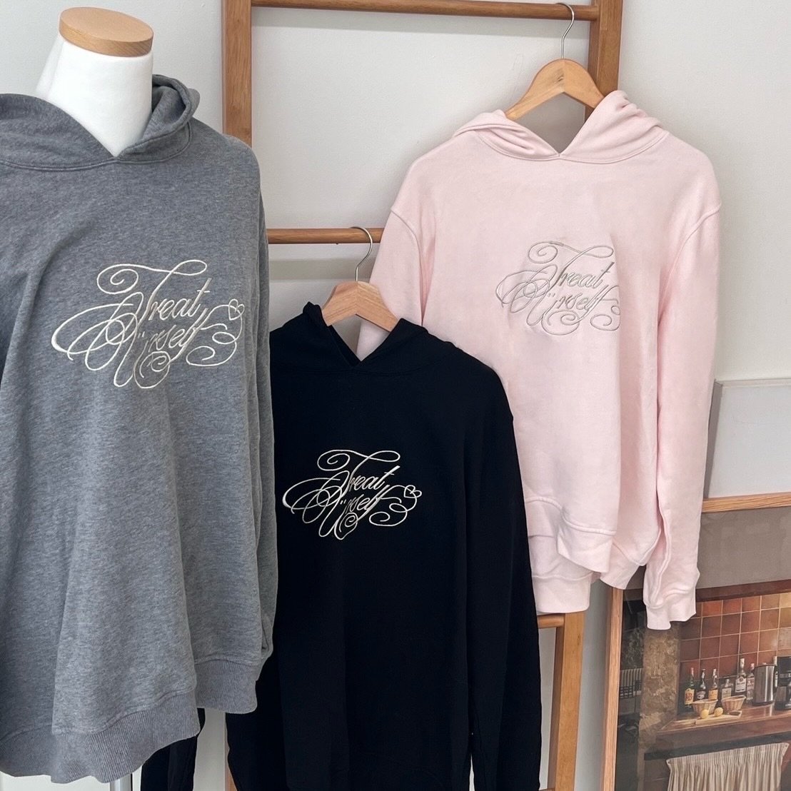 先着 完売品treat ürself logo rhinestone sweat 先着完売品treat ürself logo rhinestone sweat