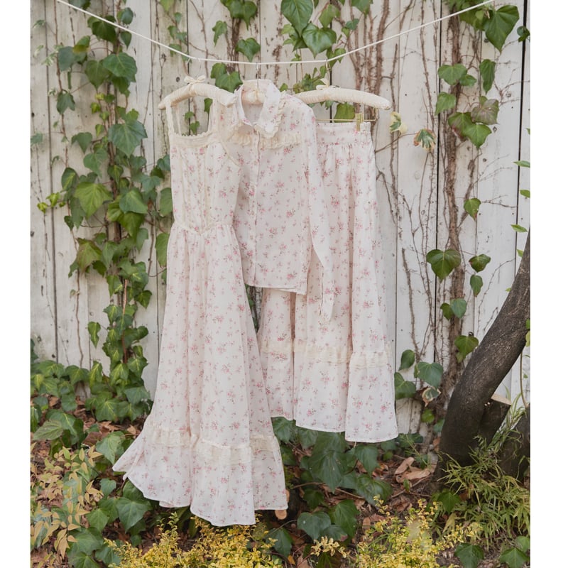 トリートユアセルフFloral vintage like dress Treat Ürself Floral vintage like dress - メルカリ