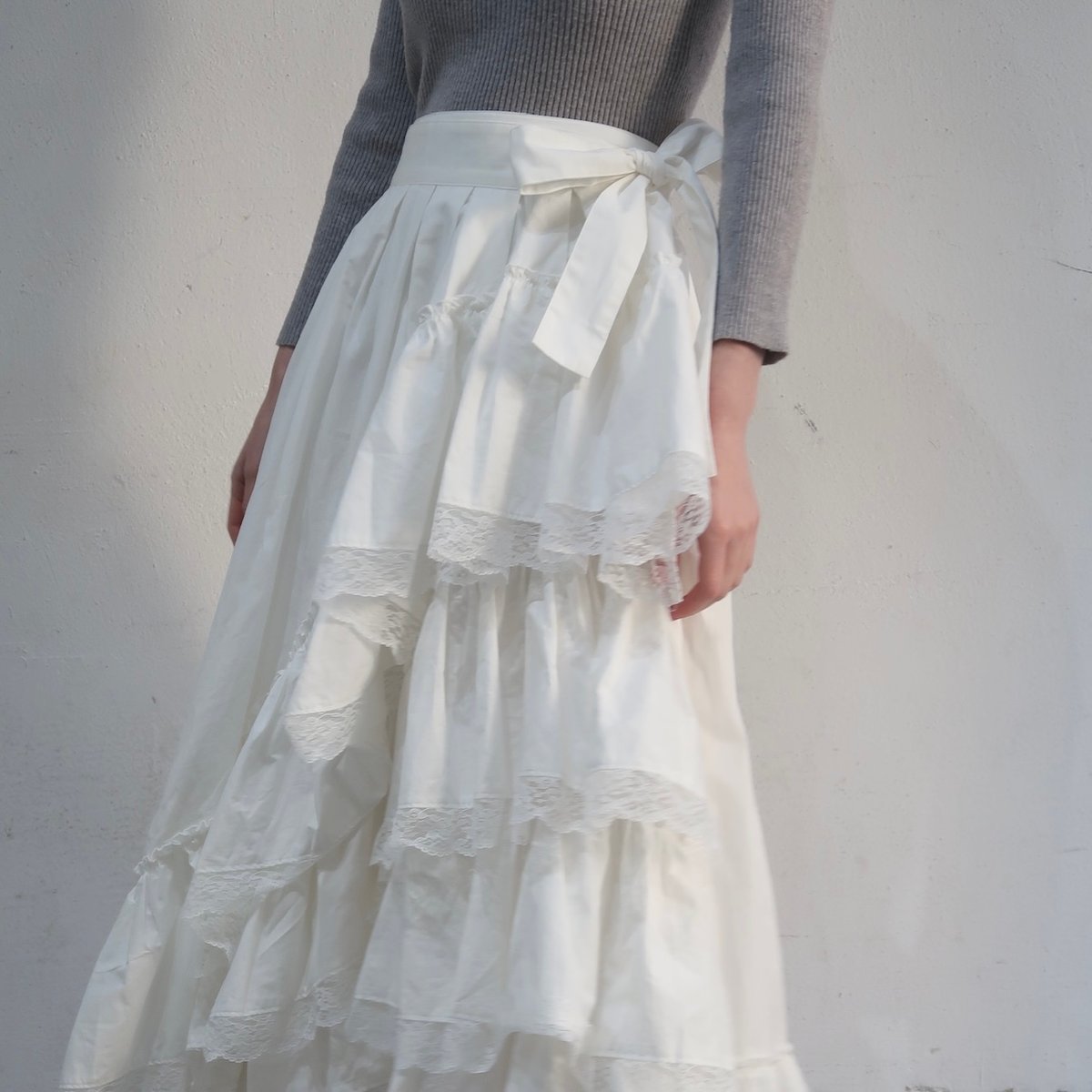 treatürself Angel ribbon asymmetry skirt treatürself Angel ribbon asymmetry skirt
