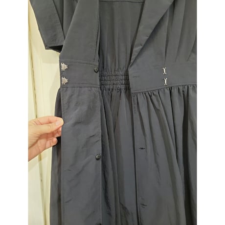 前開きしゃかしゃかワンピース　黒ブラック