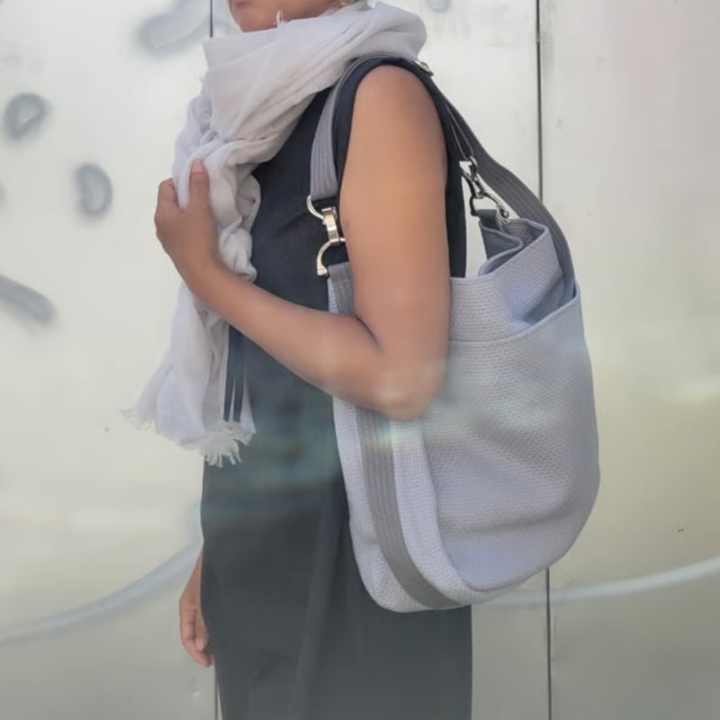 TACHI-NU Round ショルダーバッグ ライトグレー キャメル | Huntress