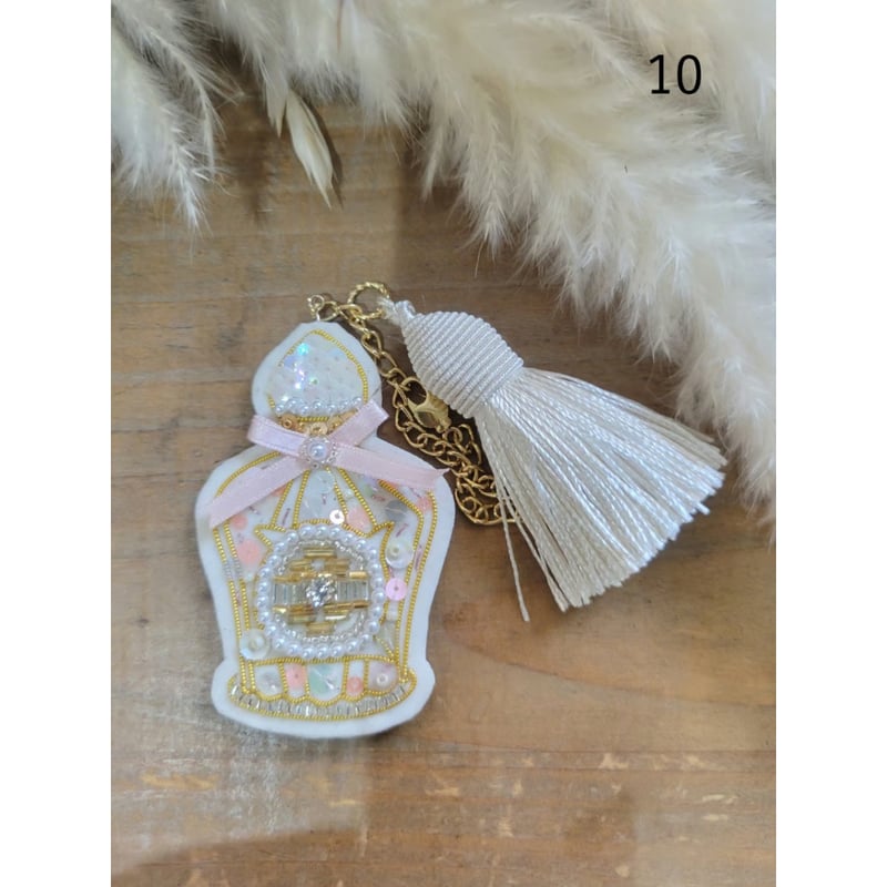 ハンドメイド】アンティークビーズブローチ バッグチャーム | Huntress