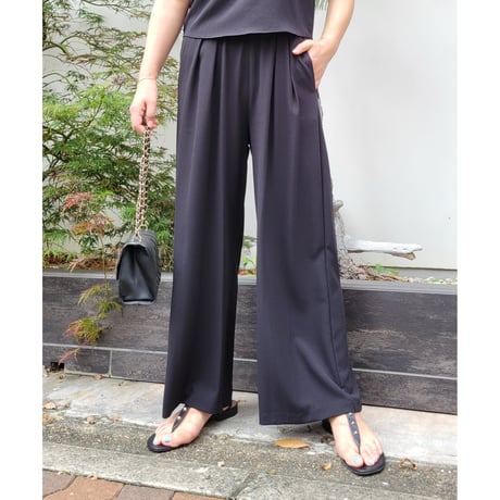 ウエストゴムタックパンツ　黒ブラック