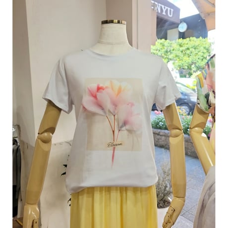 フラワー＆ハートモチーフTシャツ