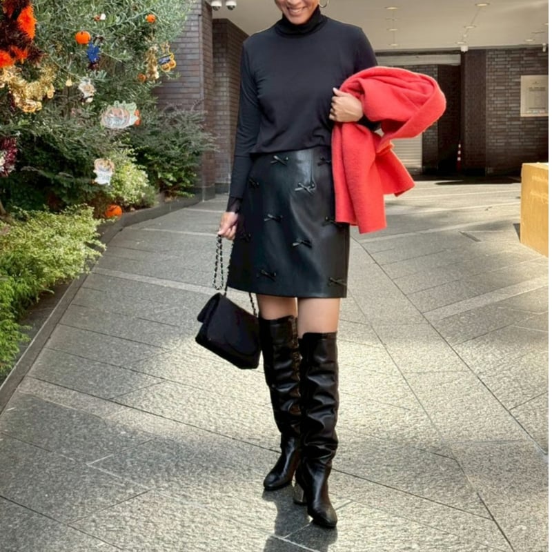 リボンつきレザーミニスカート 黒ブラック | Huntress