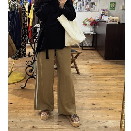 サイドラインリネンワイドパンツ　ブラウン　サックス
