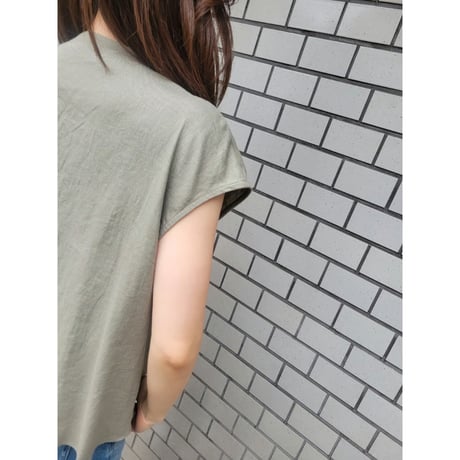 リネンタックブラウス　オフホワイト　ライトモスグリーン