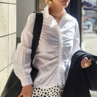 ビジュー付きシャーリングシャツ　白ホワイト