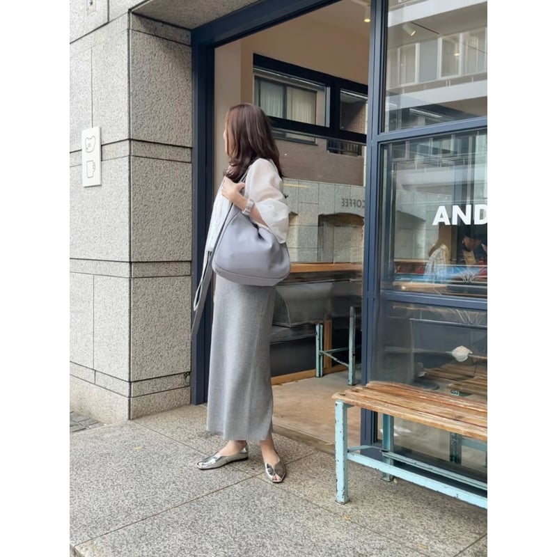 TACHI-NU Round ショルダーバッグ ライトグレー キャメル | Huntress