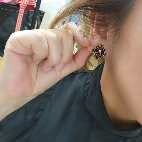 ダイヤ型ハンドメイドイヤリング・ピアス