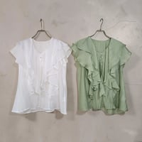 フリルブラウス　白ホワイト　グリーン