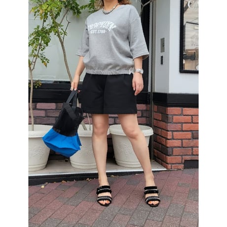 タックショートパンツ　白ホワイト　黒ブラック