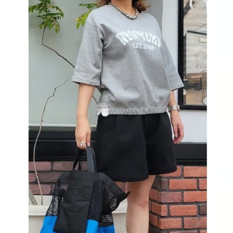タックショートパンツ　白ホワイト　黒ブラック