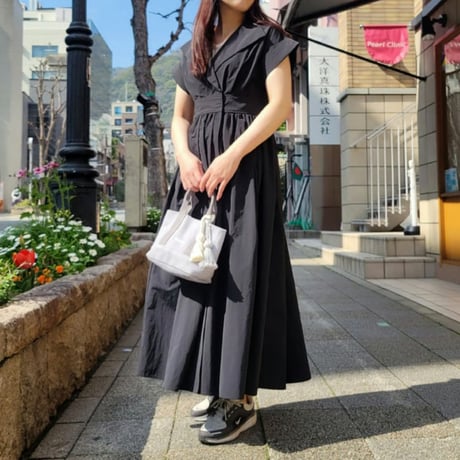 前開きしゃかしゃかワンピース　黒ブラック